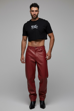 Cargar imagen en el visor de la galería, Camiseta Crop Pegaso (Negro)