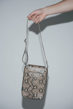 Cargar imagen en el visor de la galería, Toro Bag (Dessert Snake)