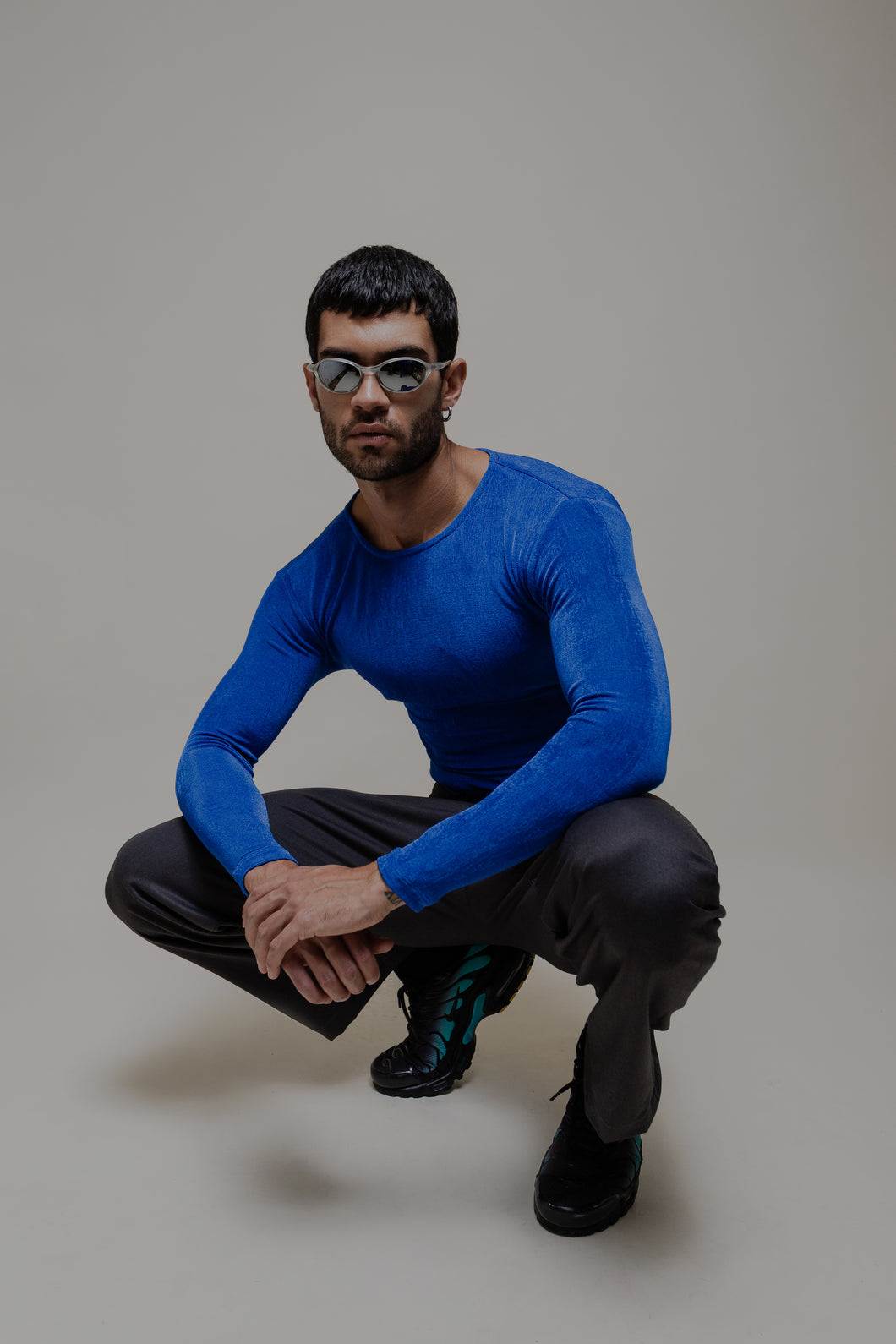 Camiseta Veil (Azul Electrico)