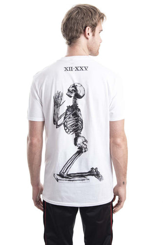 Camiseta Esqueleto rezando